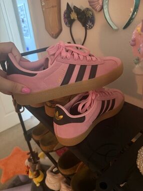 adidas Pink Gazelle NWOT 8.5